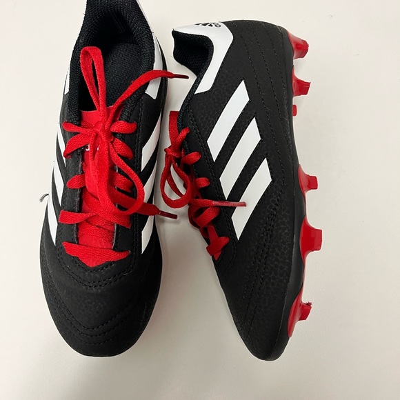 Cleats - Picture 4 of 5